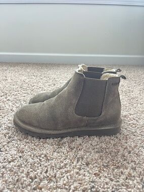 Bearpaw Chelsea ankle boots